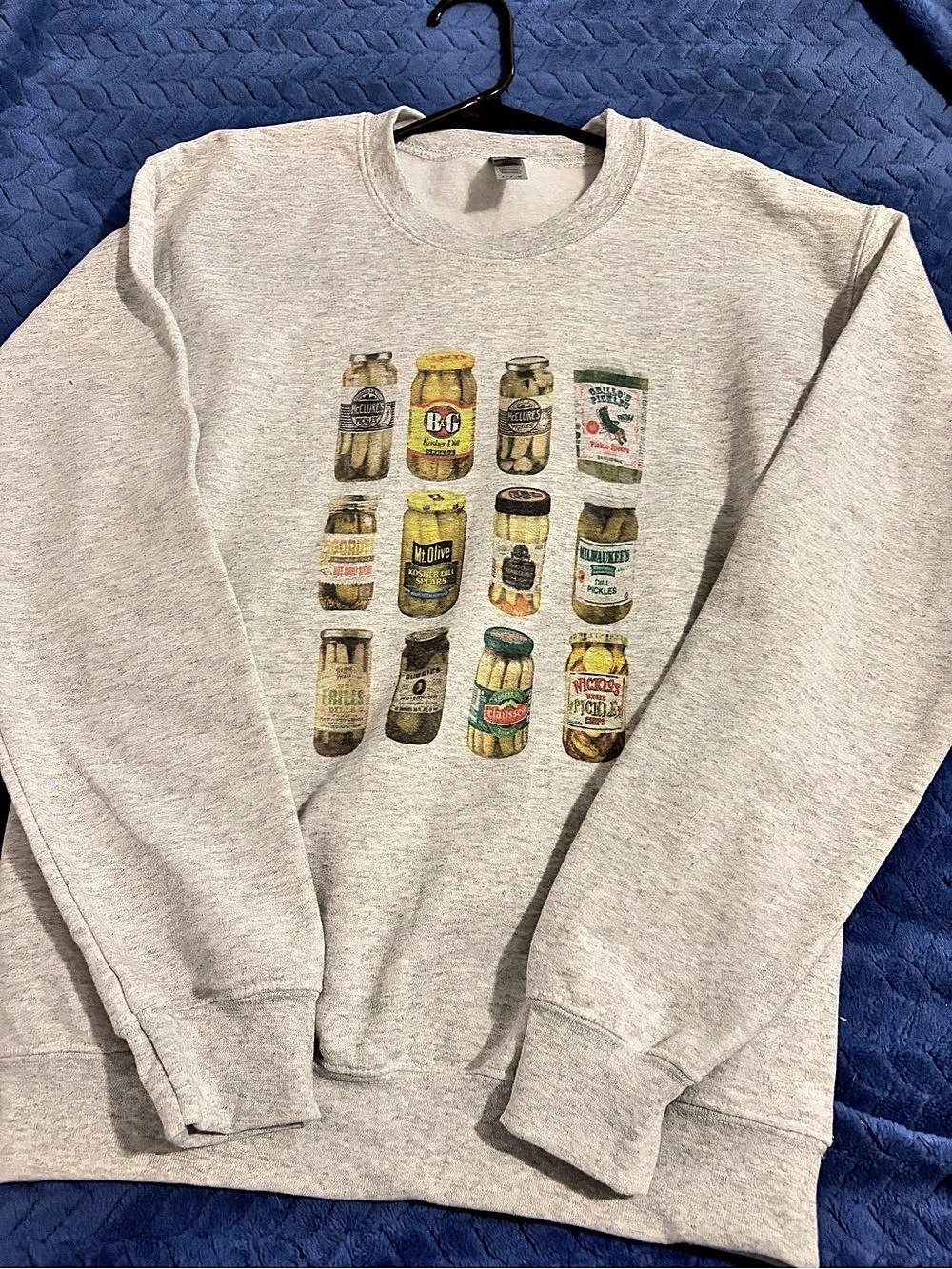 Gildan Heavy Blend Pickle Graphic Crewneck 🥒🩶